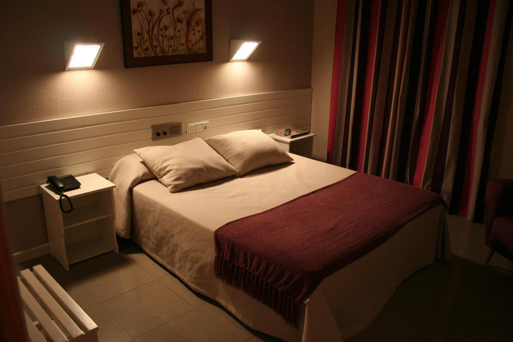 Hotel Fidalgo Calamocha Quarto foto