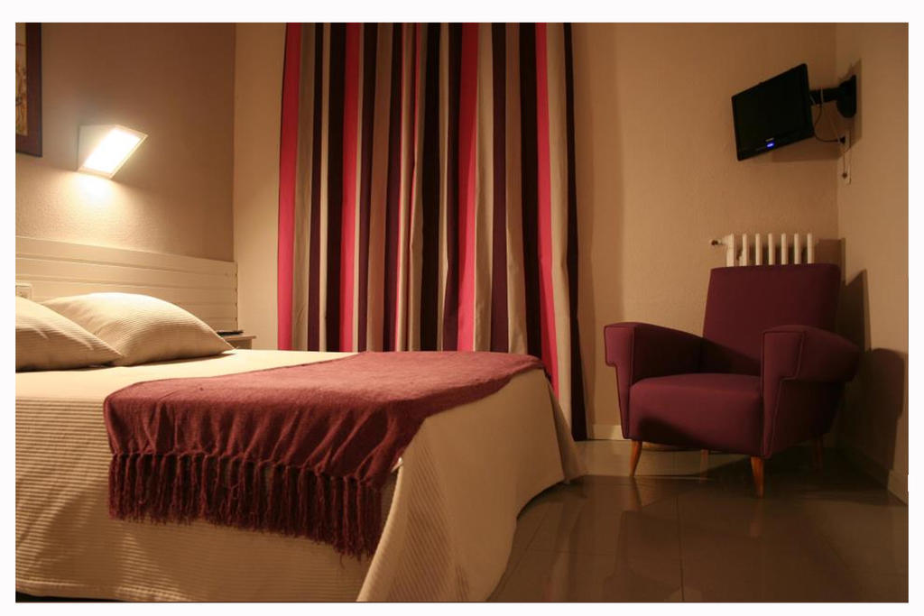 Hotel Fidalgo Calamocha Quarto foto